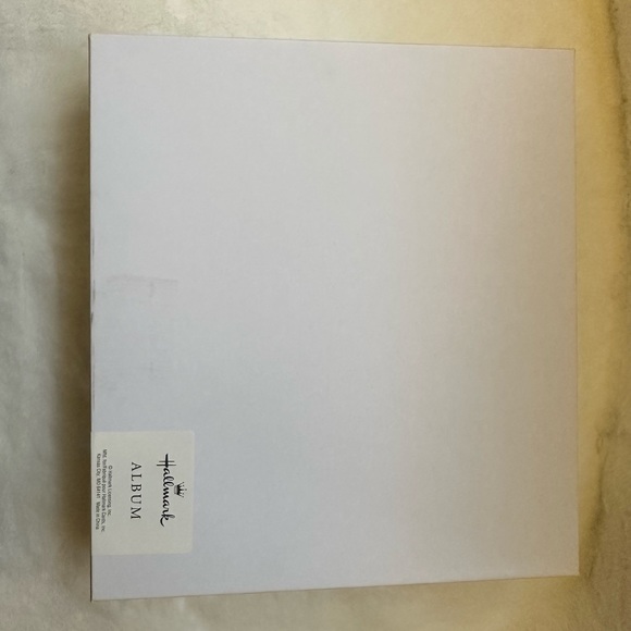 ⭐️NWT! Beautiful Flower accent photo album! - Picture 5 of 5